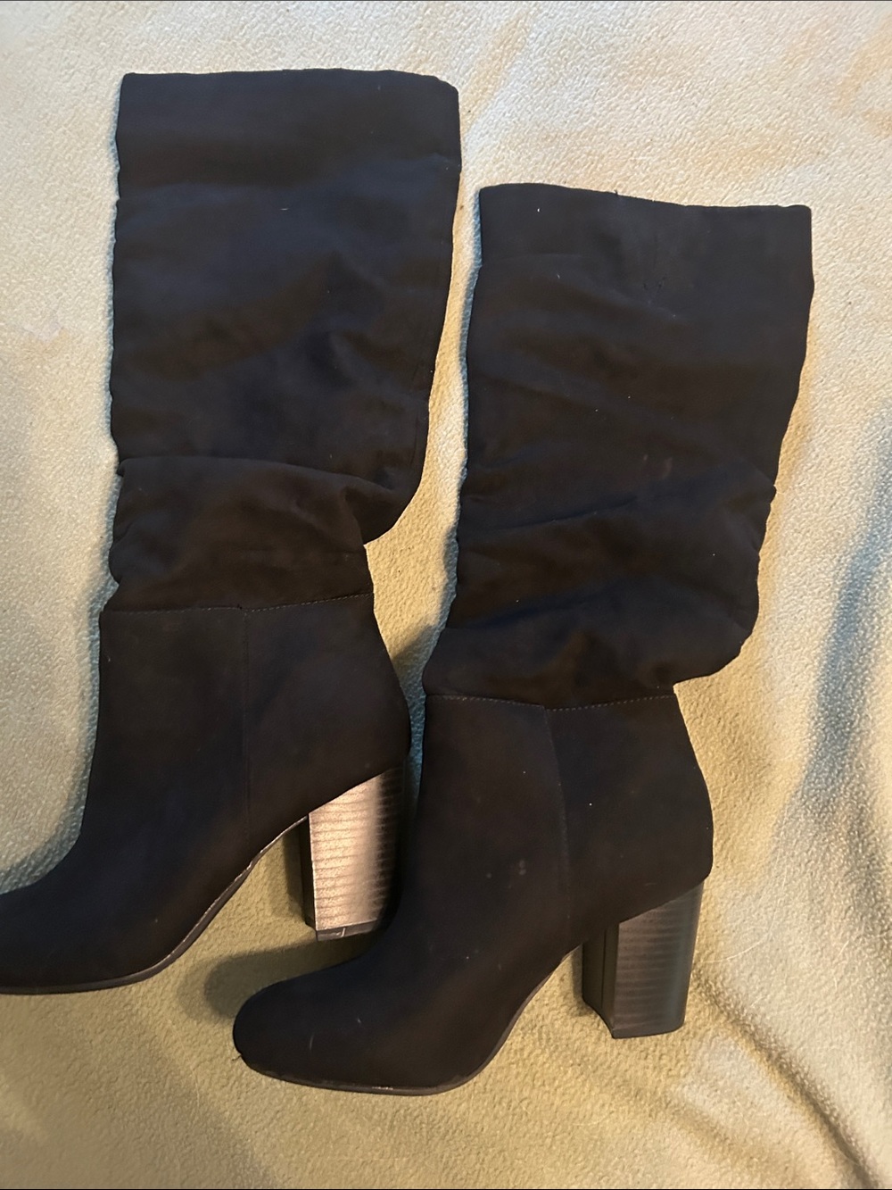 Women's Black Mid-Calf Block Heel Boots - Picture 2 of 4